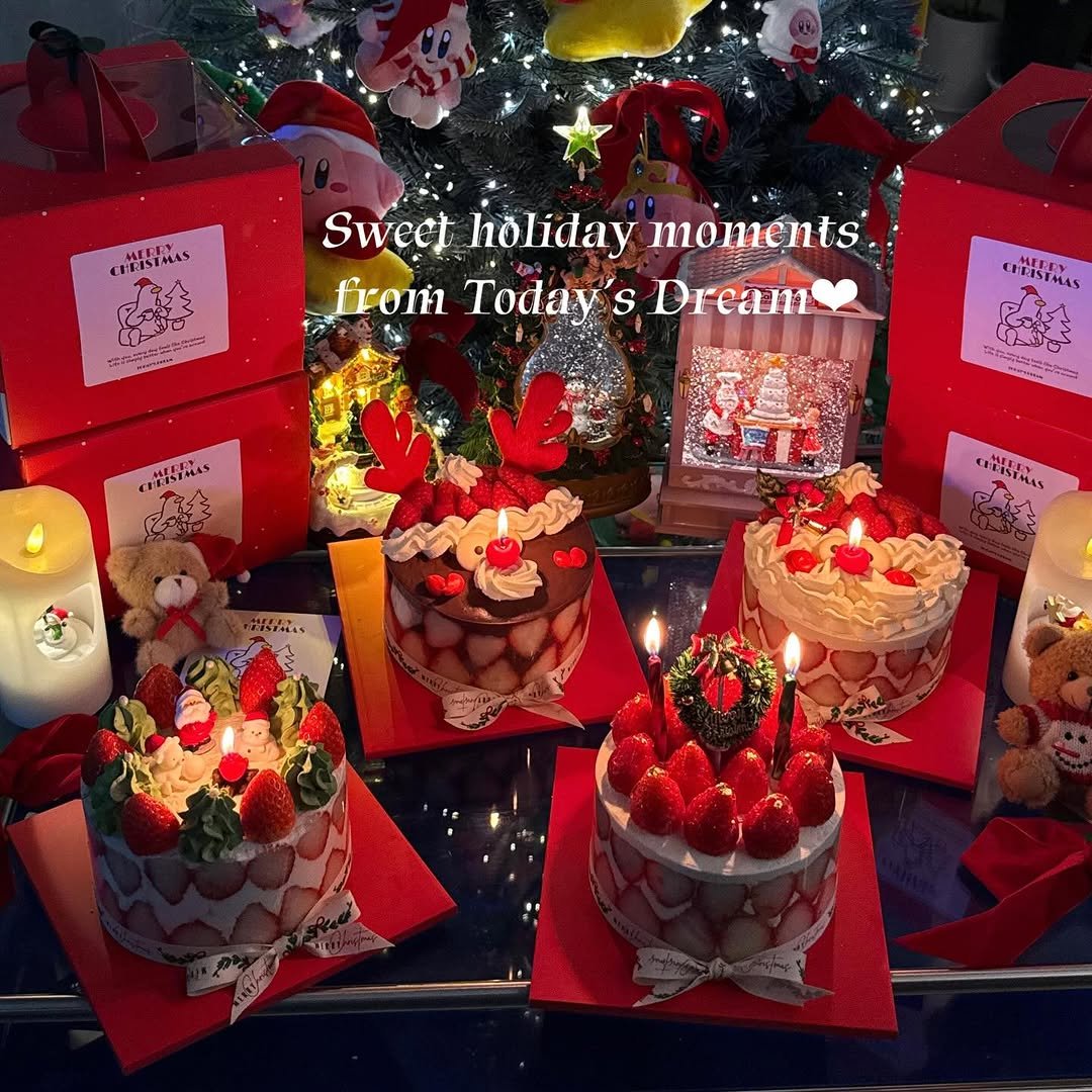 Photo by 오늘의 꾸움 / 𝘛𝘖𝘋𝘈𝘠 '𝘚 𝘋𝘙𝘌𝘈𝘔  남양읍 베이커리 맛집 on December 01, 2025. May be an image of strawberry, cake and text.