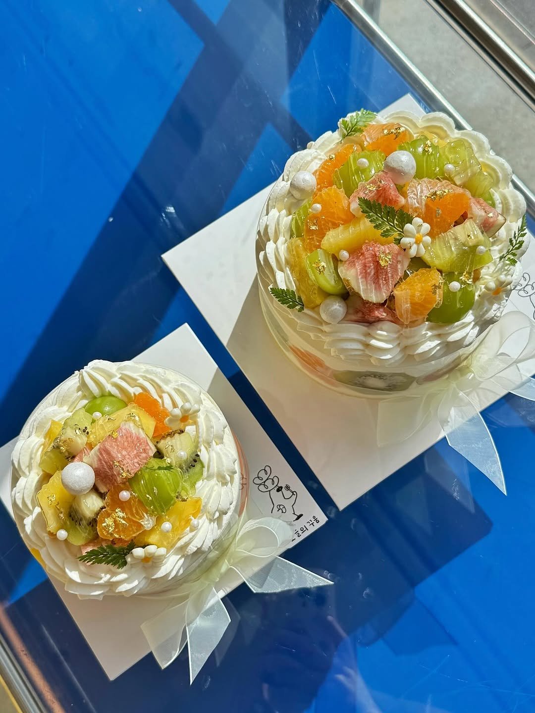 Photo by 오늘의 꾸움 / 𝘛𝘖𝘋𝘈𝘠 '𝘚 𝘋𝘙𝘌𝘈𝘔  남양읍 베이커리 맛집 on November 04, 2025. May be an image of dessert, melon, fruit salad, fruit cocktail, mango, longan and text.