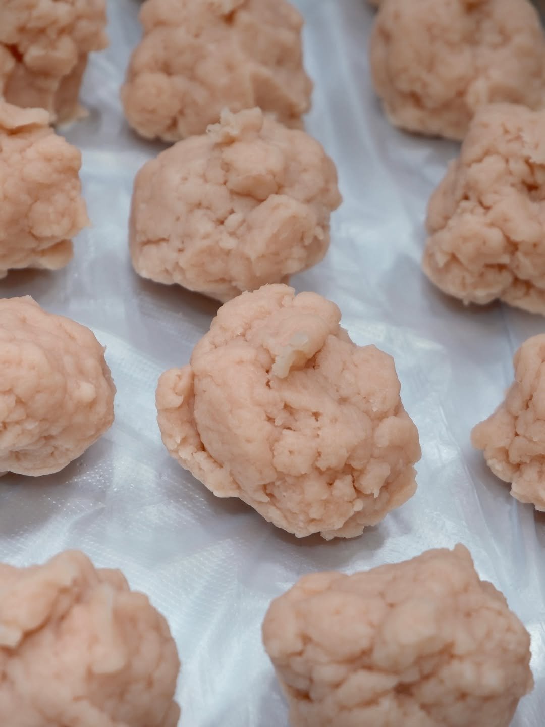 Photo shared by 톰리프 TOMLIF on February 10, 2026 tagging @tomlif_official. May be an image of coconut macaroon and text.