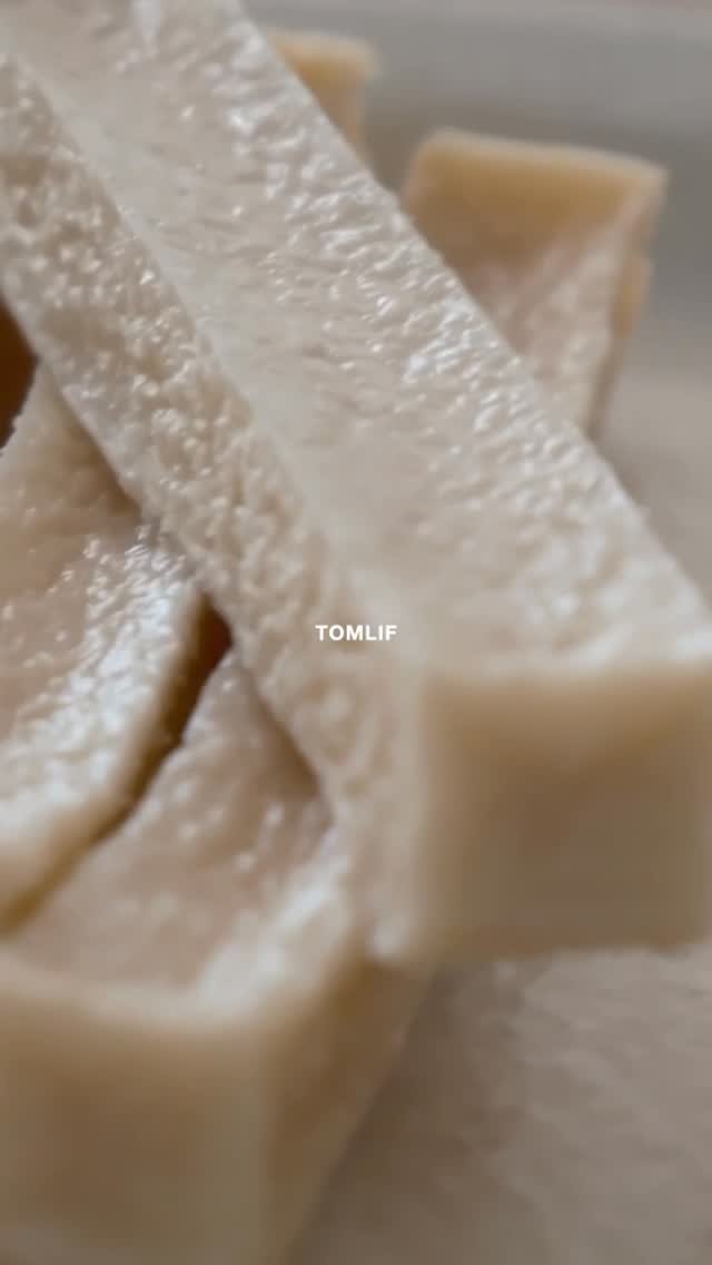 tomlif_official 게시물 이미지: 톰리프의 밀크바 시리즈 중 하나인 코코 밀크바 🥥🥛

⠀
⠀
⊹
TOMLIF, TO...