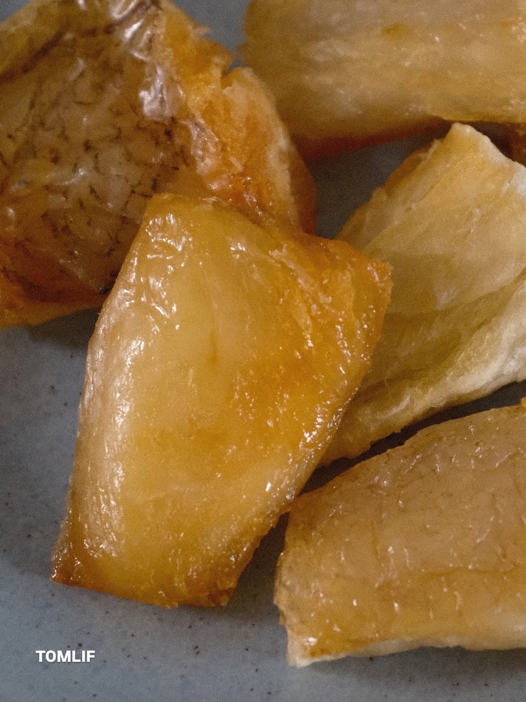 Photo shared by 톰리프 TOMLIF on January 29, 2026 tagging @tomlif_official. May be an image of plantains and text.