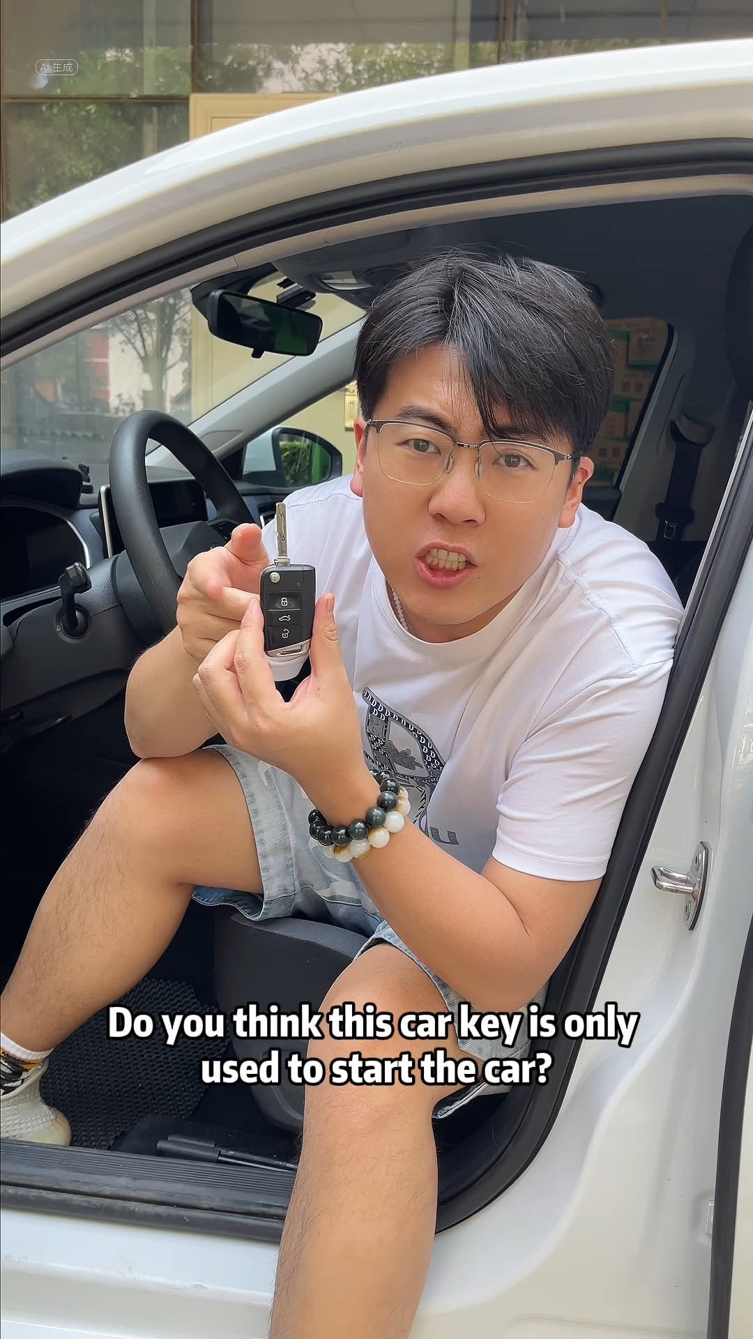 tonggeshuoche 게시물 이미지: Do you know the hidden functions of your car keys?#car