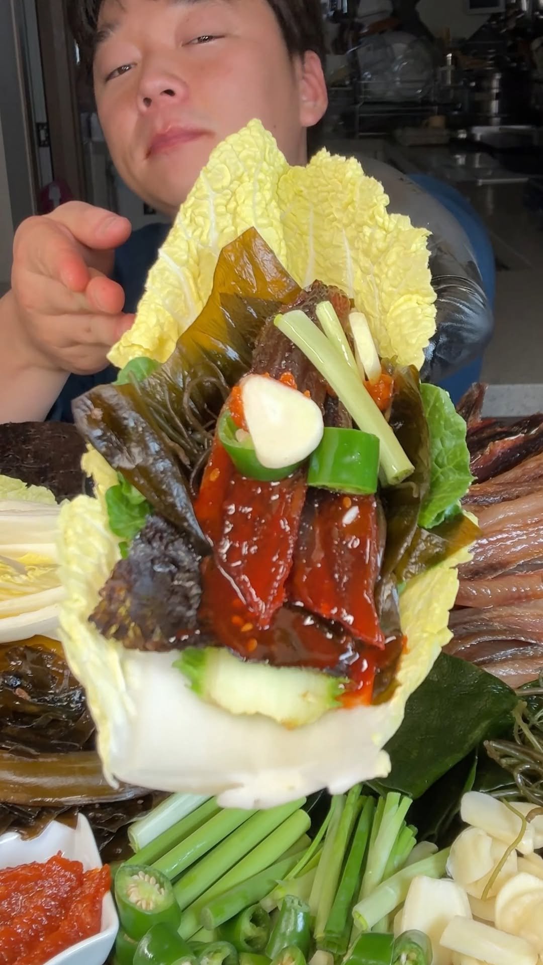 tongsusan_ceo 게시물 이미지: 꽁치 과메기 vs 청어 과메기 비교 먹방🐟👀

오늘 먹은 구성은
✔️ 꽁치 과메기...