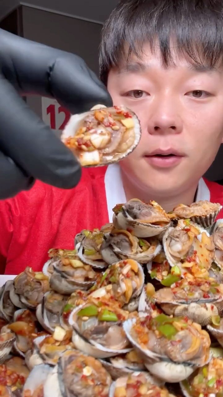 tongsusan_ceo 게시물 이미지: 꼬막 원없이 먹어보았습니다🤤

꼬막 3KG 열심히 삶고 양념해서
푸짐하게 산처럼...