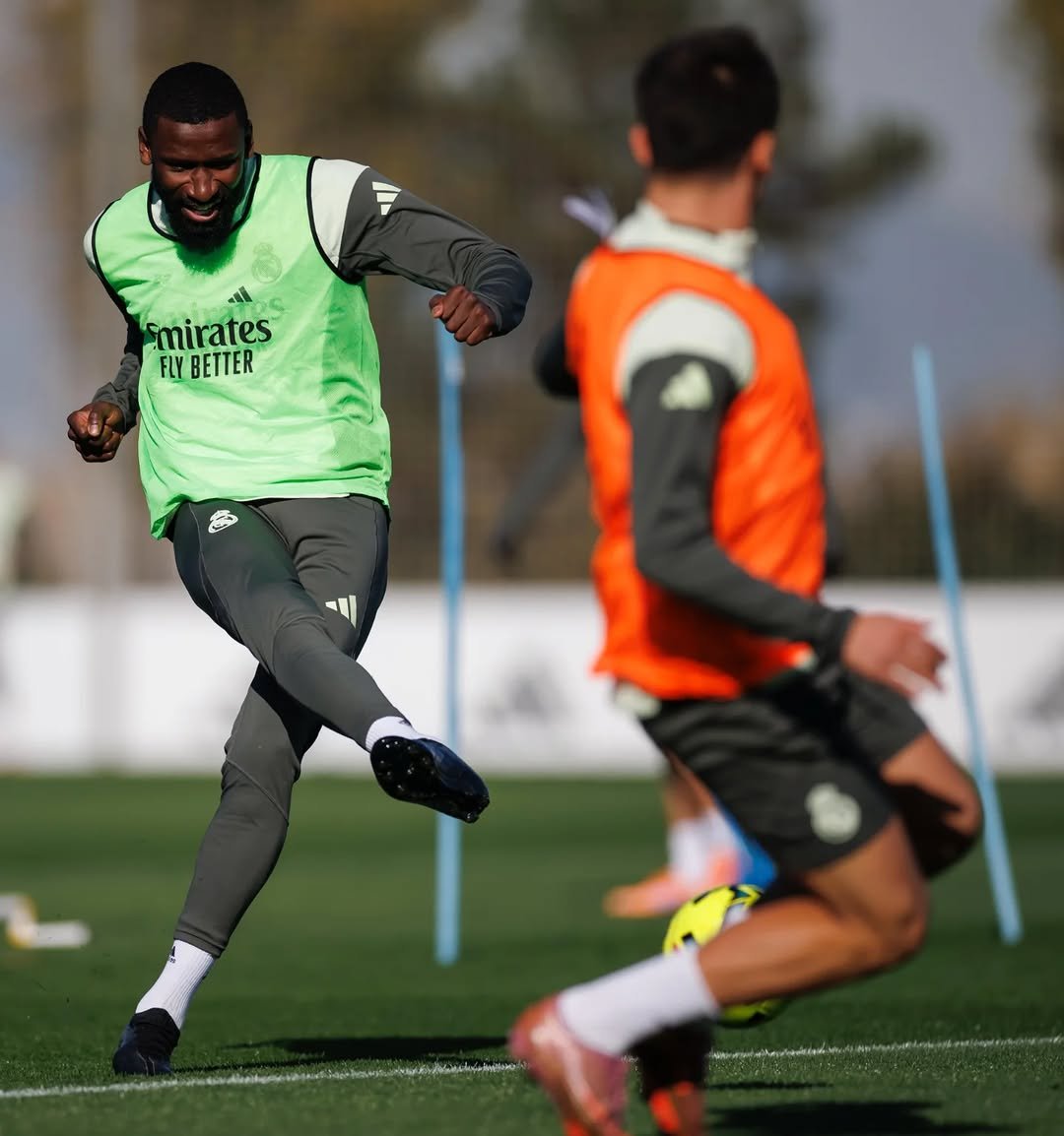 Photo by Antonio Rüdiger on November 22, 2025. May be an image of football, soccer, cleats, ball, stadium and text that says 'smirates FLY BETTER 1'.