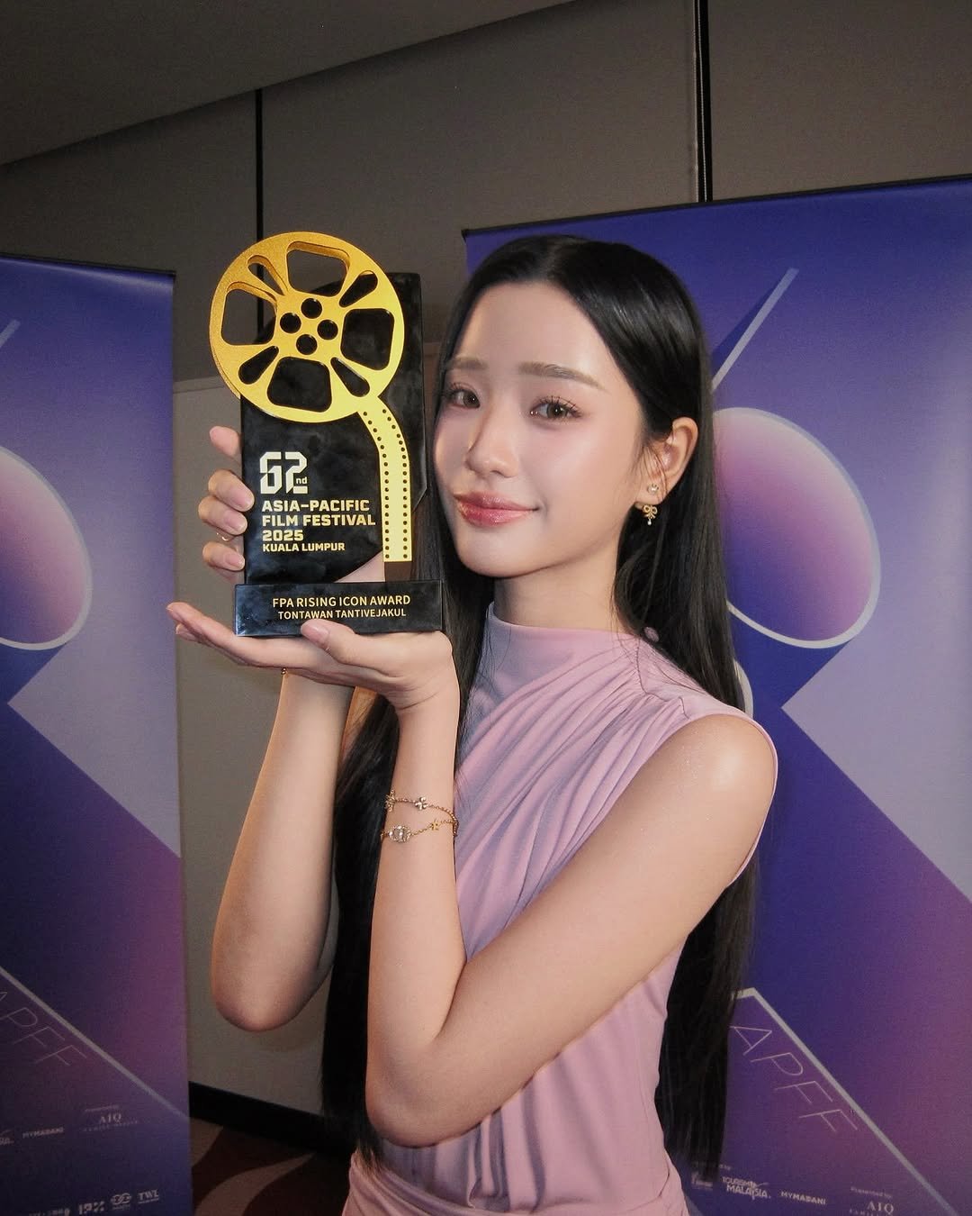 Photo by ตู / t u on December 08, 2025. May be an image of text that says '62 ASPAIFICL ASIA ASIA-PACIFIC 2025 ። FILMFESTIVAL FILMF KUALAI KUALA UMPUR FPARISING ICONA DNAWARD MT TONTAWANTA ANTIVEJ HTTV ONTAWANTAHTIVE_JAKUL ANU MTИAФAHи'.