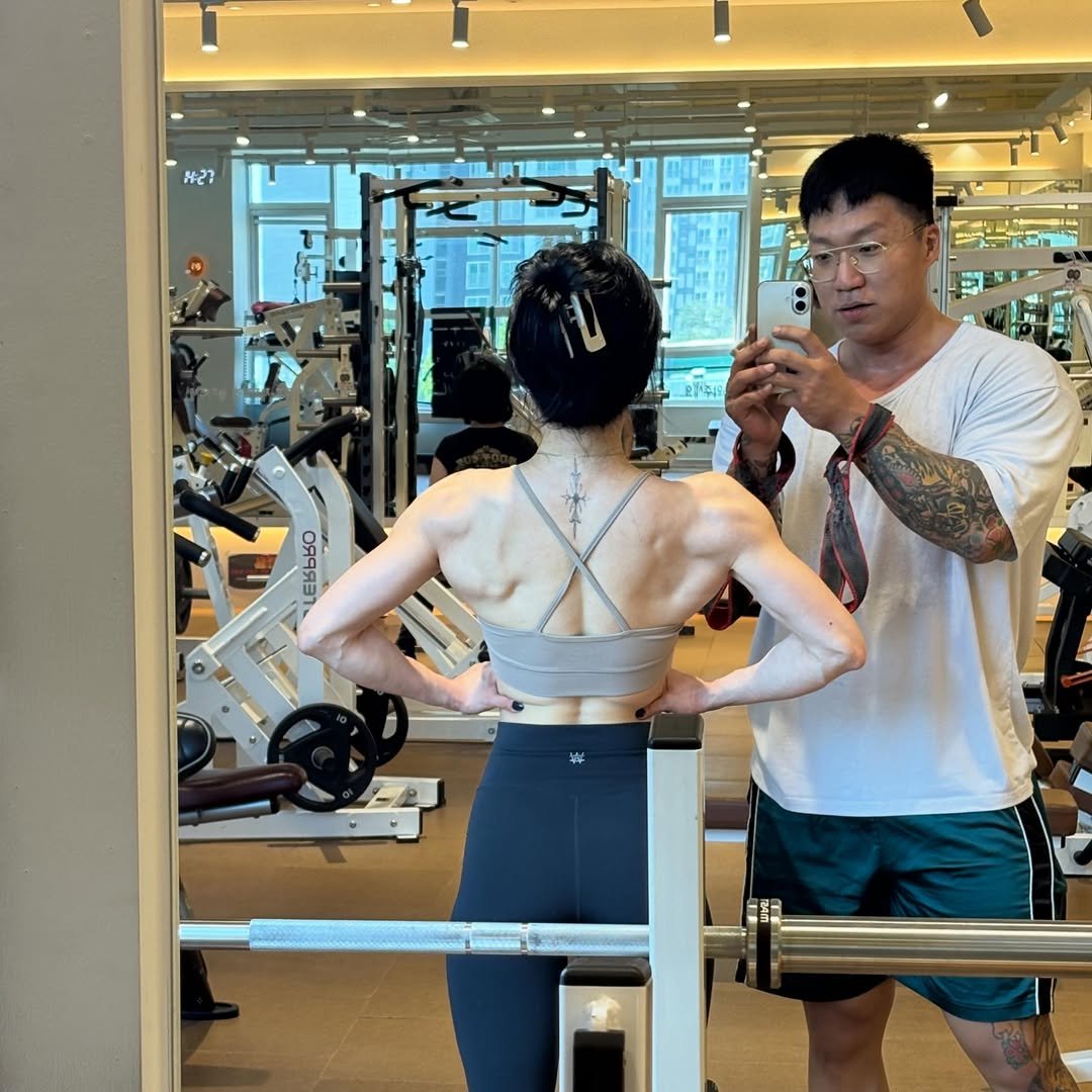 toodunggg__ 게시물 이미지: 등짝짝이야🥲🥲