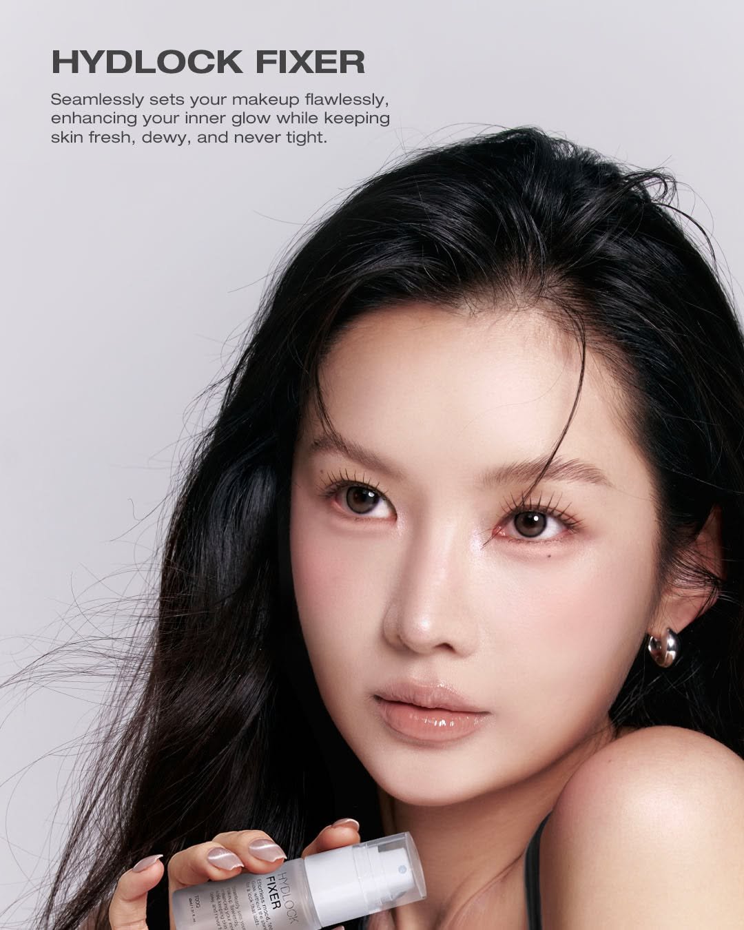 Photo by Deep as if indifferent, Tooq 투크 on December 02, 2025. May be an image of text that says 'HYDLOCK FIXER Seamlessly sets your makeup flawlessly, enhancing your inner glow while keeping skin fresh, dewy, and never tight. oAde ဖြတ်အာ Gotku DKER IXE ตยทรร FIXERO HDLO FIXER FLL'.
