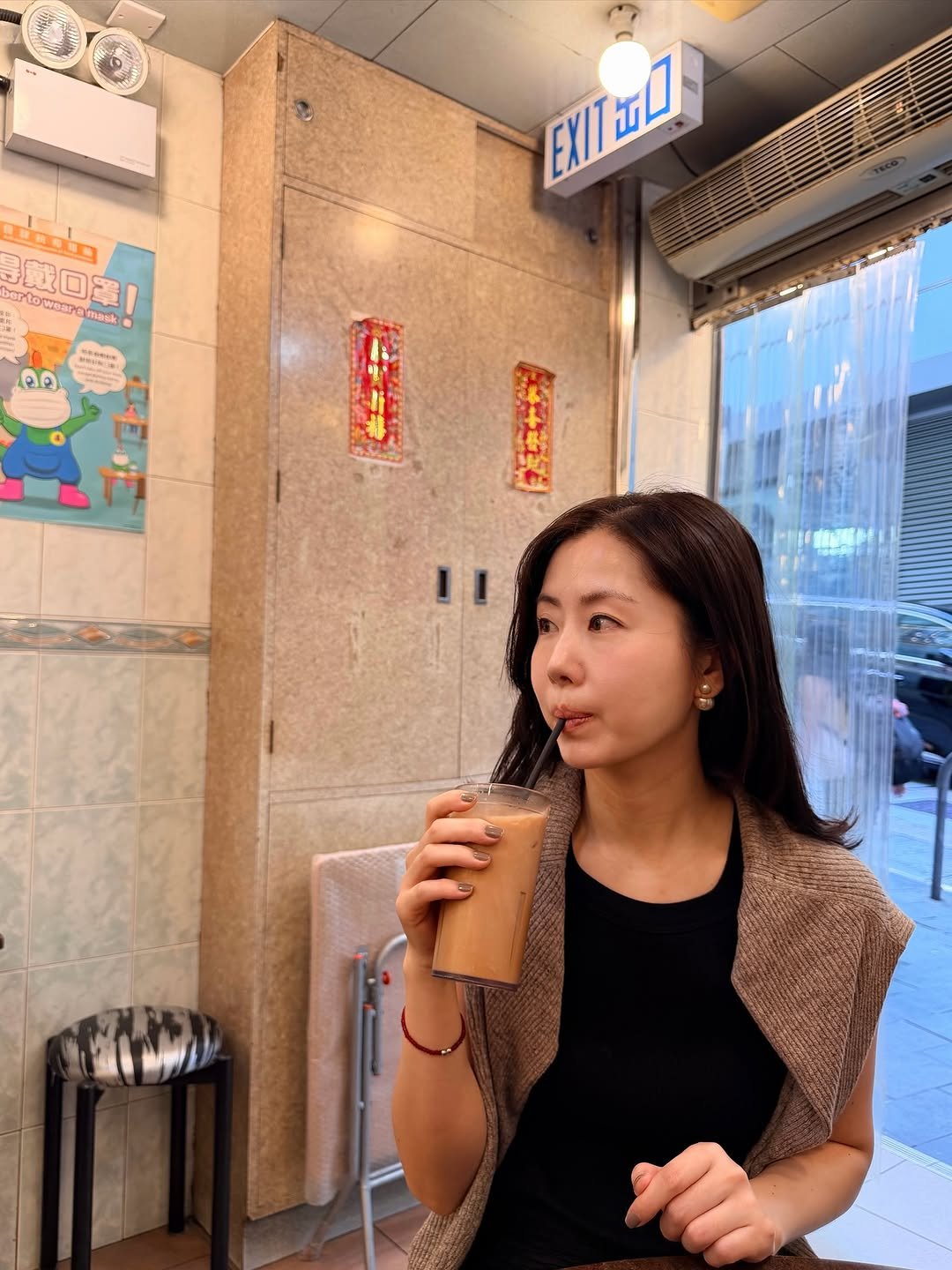 Photo by 치과의사 이은영 on October 11, 2025. May be an image of drink, cornflower and text.