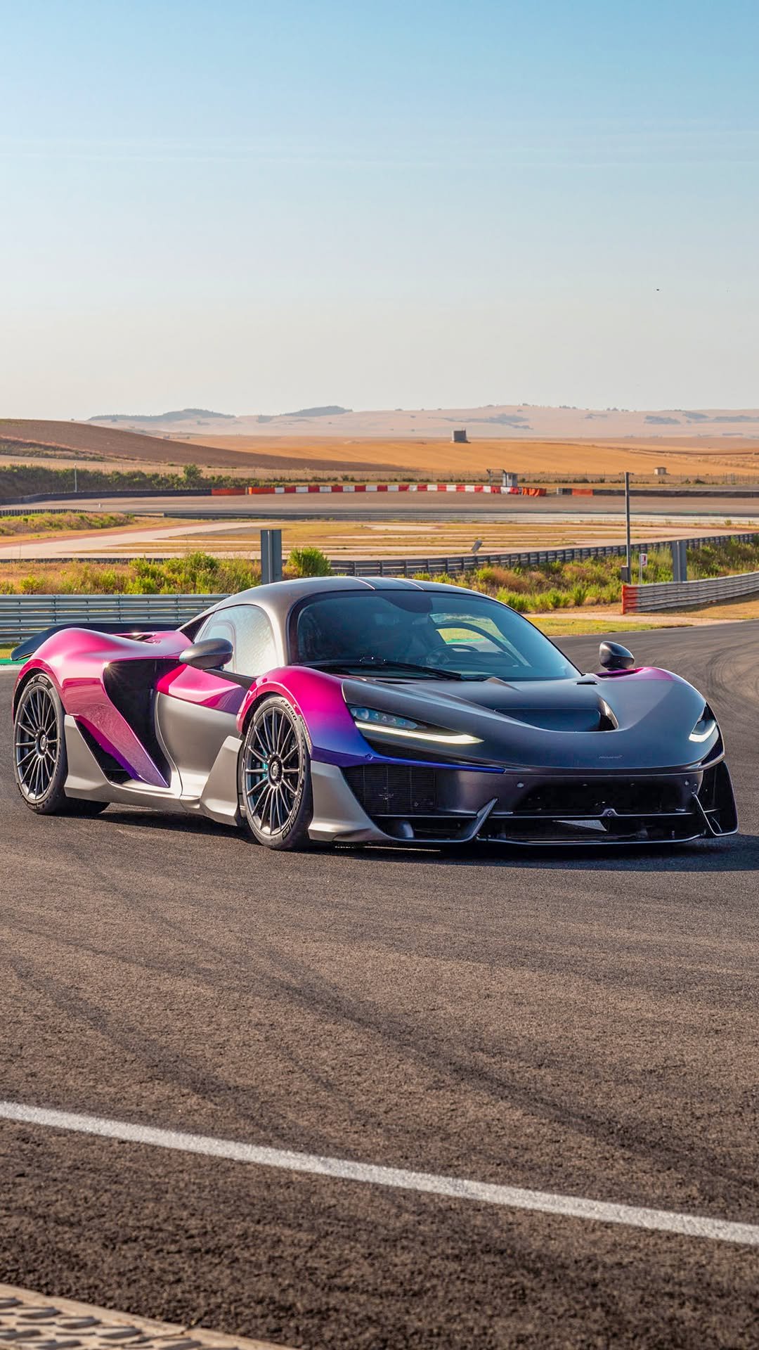 topgear 게시물 이미지: Purple vs grey McLaren W1. An entirely...