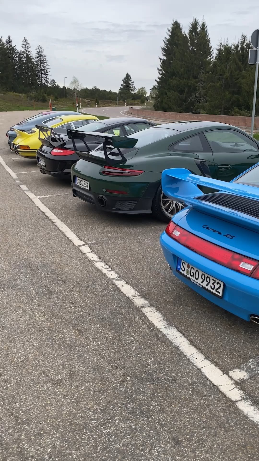 topgear 게시물 이미지: Which is your favourite 911 wing?

Watch the...