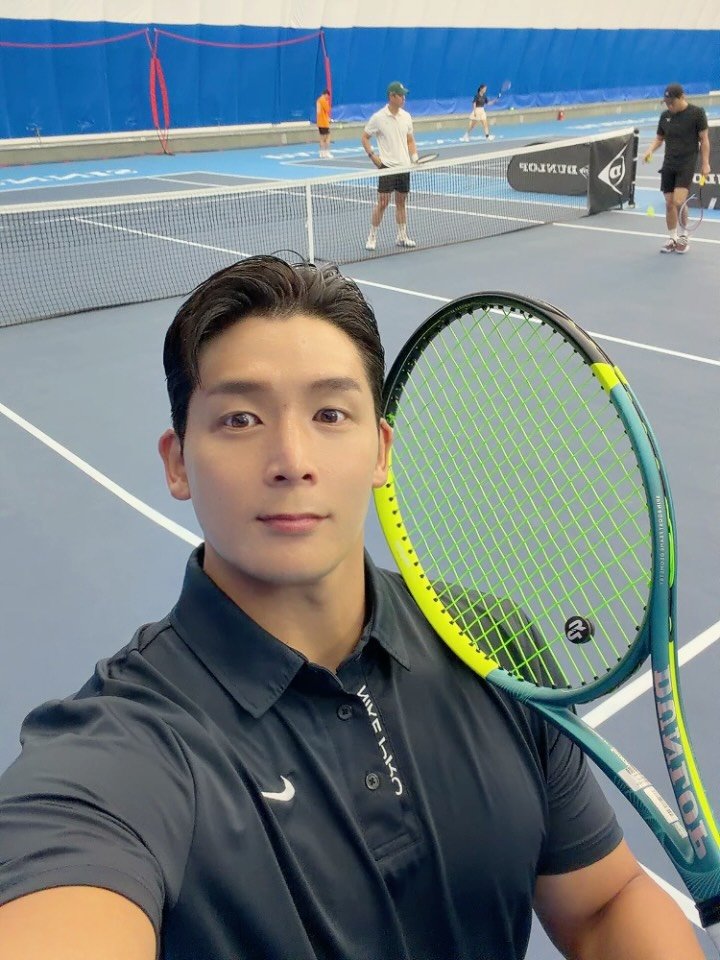 topj1104 게시물 이미지: 새로운 라켓과 친해지면서 영상 
@dunlopkr_tennis 
라켓은 던롭SX투어...