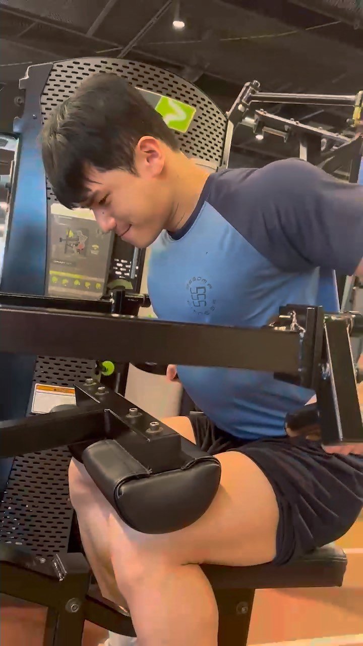 tori_bob 게시물 이미지: 회원복 입고 웃으면서 운동해야함 (아님말고)