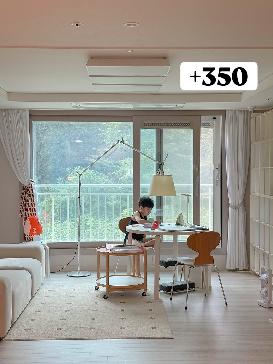 Photo by 또또야's 풍요로운 일상 | 집순이라 집에서 돈 벌어요 on September 14, 2025. May be an image of 1 person, thermostat, outdoors and text.