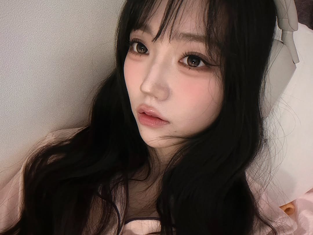 Photo by tripleS official on March 27, 2026. May be a closeup of one or more people, hair and text.