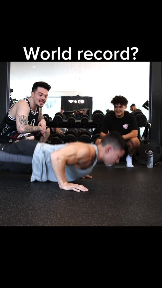 tristynleeofficial 게시물 이미지: Is this a pushup world record? 💀