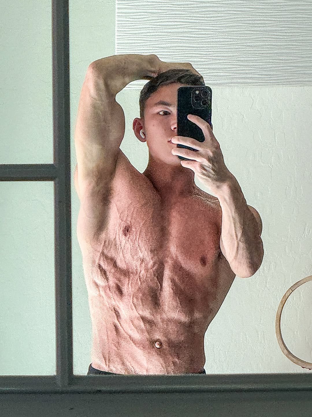 tristynleeofficial 게시물 이미지: Abs are made in the what? 🤔 (full video on...