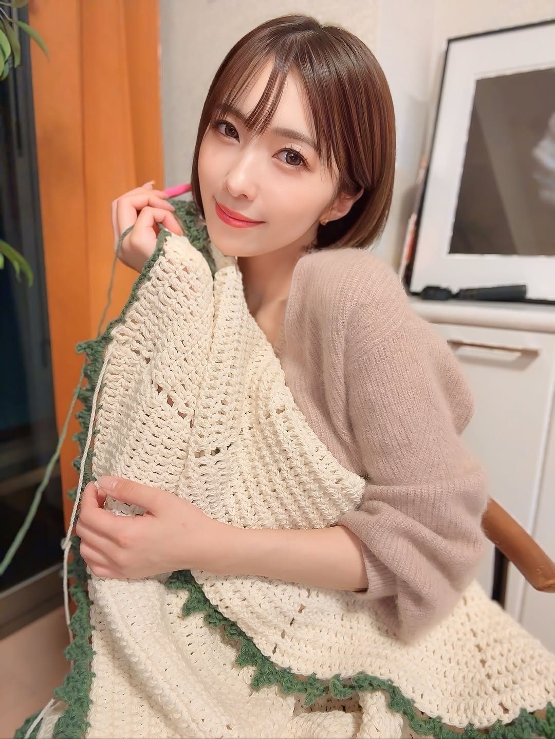 Photo by つばさ 舞❤️‍🔥 on November 20, 2025. May be an image of shawl, knit, blanket and text.