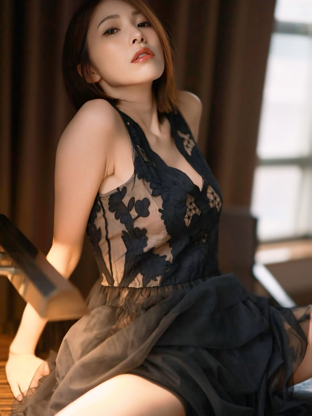 Photo by つばさ 舞❤️‍🔥 on December 28, 2025. May be an image of one or more people, hair, slip, sleepwear, chemise, dress and text.