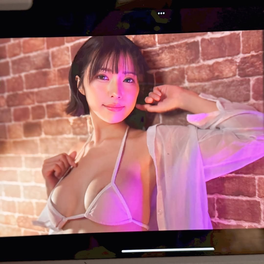 Photo by つばさ 舞❤️‍🔥 on January 14, 2026. May be an image of one or more people, hair, slip, bra and text.