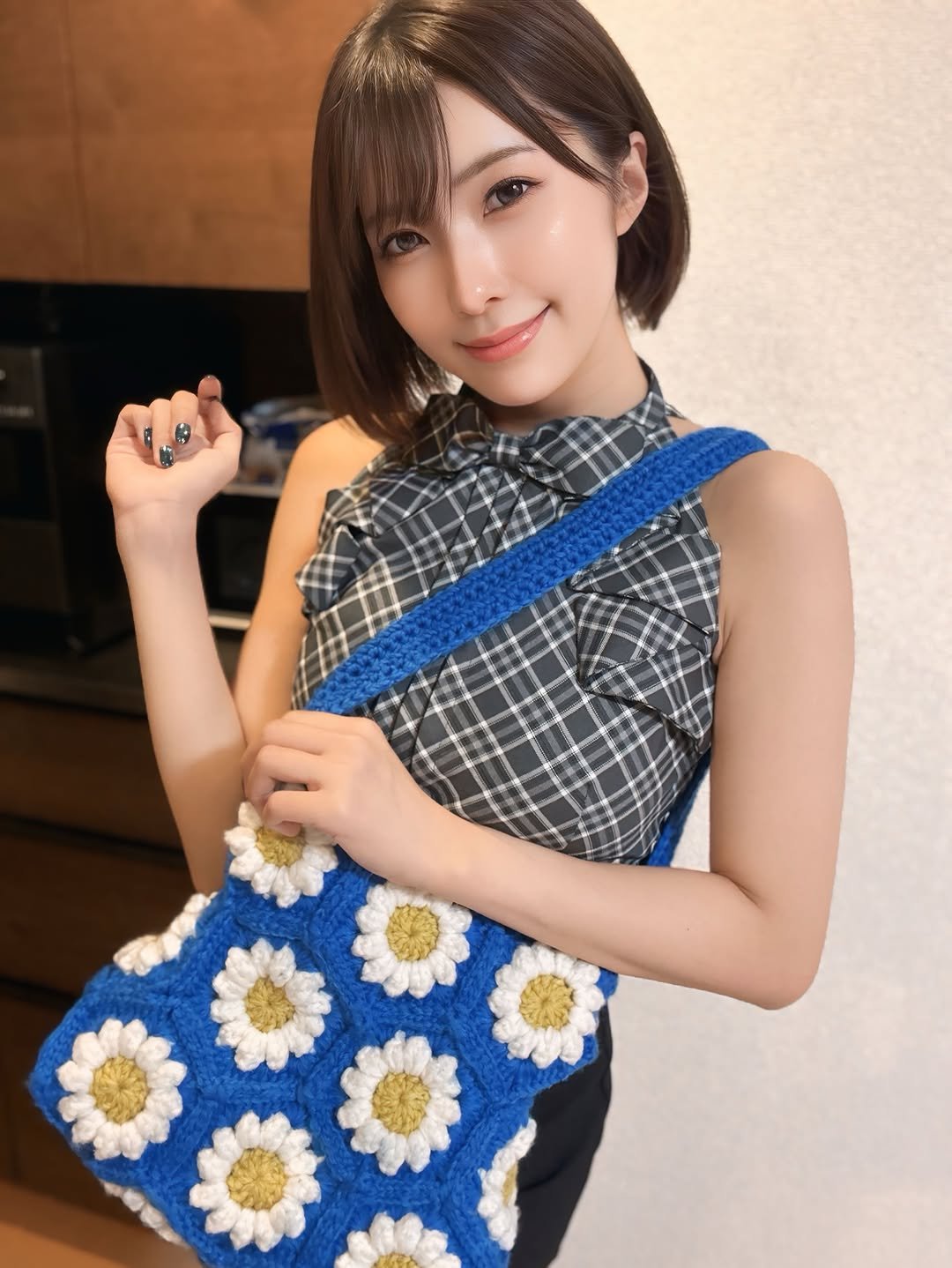 tubasa___mai 게시물 이미지: .
お手製のバックです🧶💕
編み物友達ほしい…
⁡
#つばさ舞#AV女優
#編み物初心者