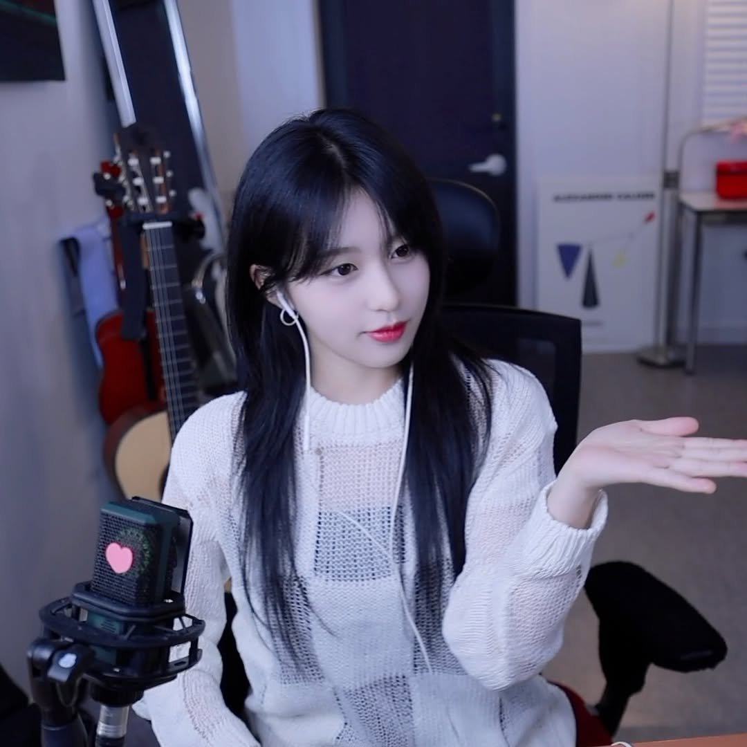 tungtreamer 게시물 이미지: 오랜만🖤 블랙 프라이데이 기념 코디 영상 많이 사랑해주세요🖤