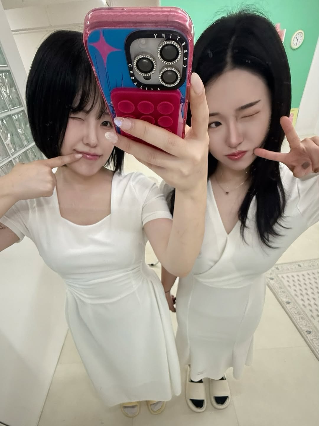 Photo shared by 두팔짱 on October 12, 2025 tagging @d2hyys2.