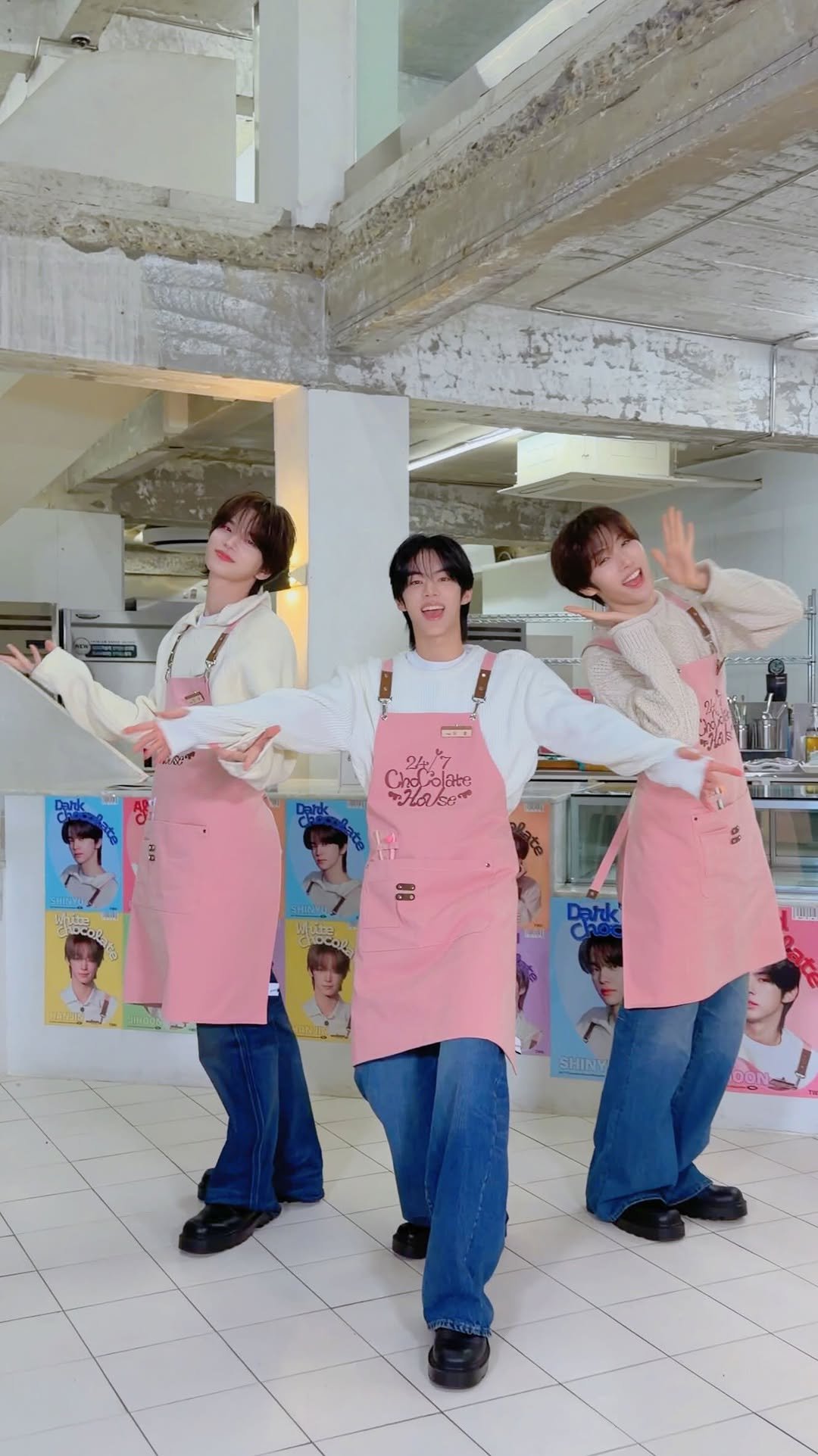 tws_pledis 게시물 이미지: 다시 만난 🧑‍🍳✨

#SHINYU #DOHOON #YOUNGJAE
#TWS #투어스