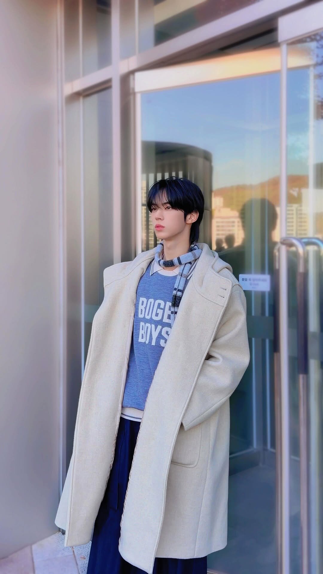 tws_pledis 게시물 이미지: She‘s coming🎄

#DOHOON #도훈
#TWS #투어스 #247WithUs