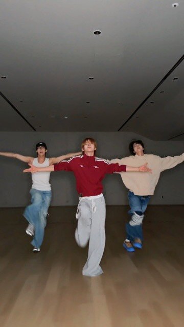 tws_pledis 게시물 이미지: 👏👏👏

#DOHOON #도훈
#HANJIN #한진
#SHINYU #신유
#TWS...