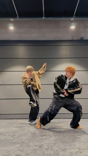 tws_pledis 게시물 이미지: Break your legs👟

#JIHOON #지훈
#KYUNGMIN...