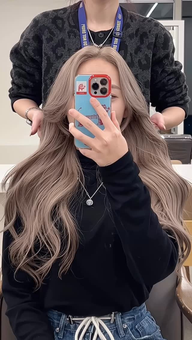 u.n.room 게시물 이미지: 베이지염색 + 탈색 + 붙임머리
 
유앤룸레시피로 노랗고 안예쁜 주황기는 쏙...