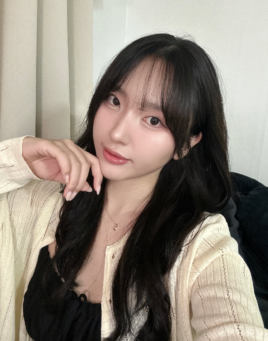 u__girin 게시물 이미지: 내가 살이 쪄도 티가 잘 안나는 이유
= 주기적으로 리프팅을 조져주기 

3-5개월...