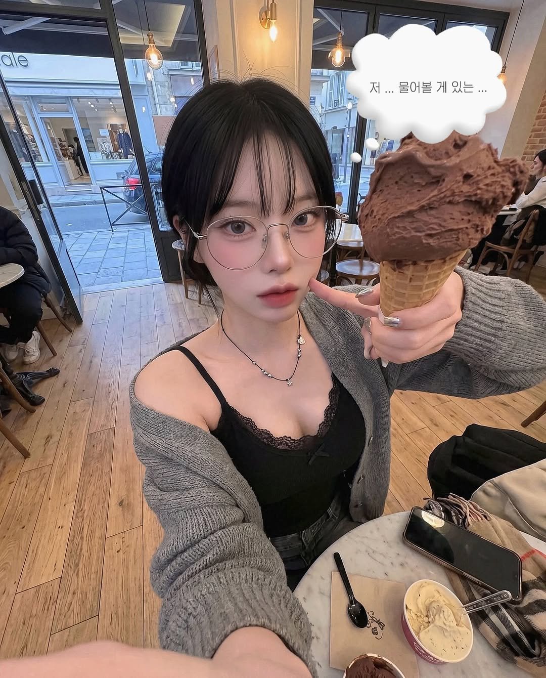 ub_dubi 게시물 이미지: 물어봐도 될까요

#유라인클리닉 #브이컷주사