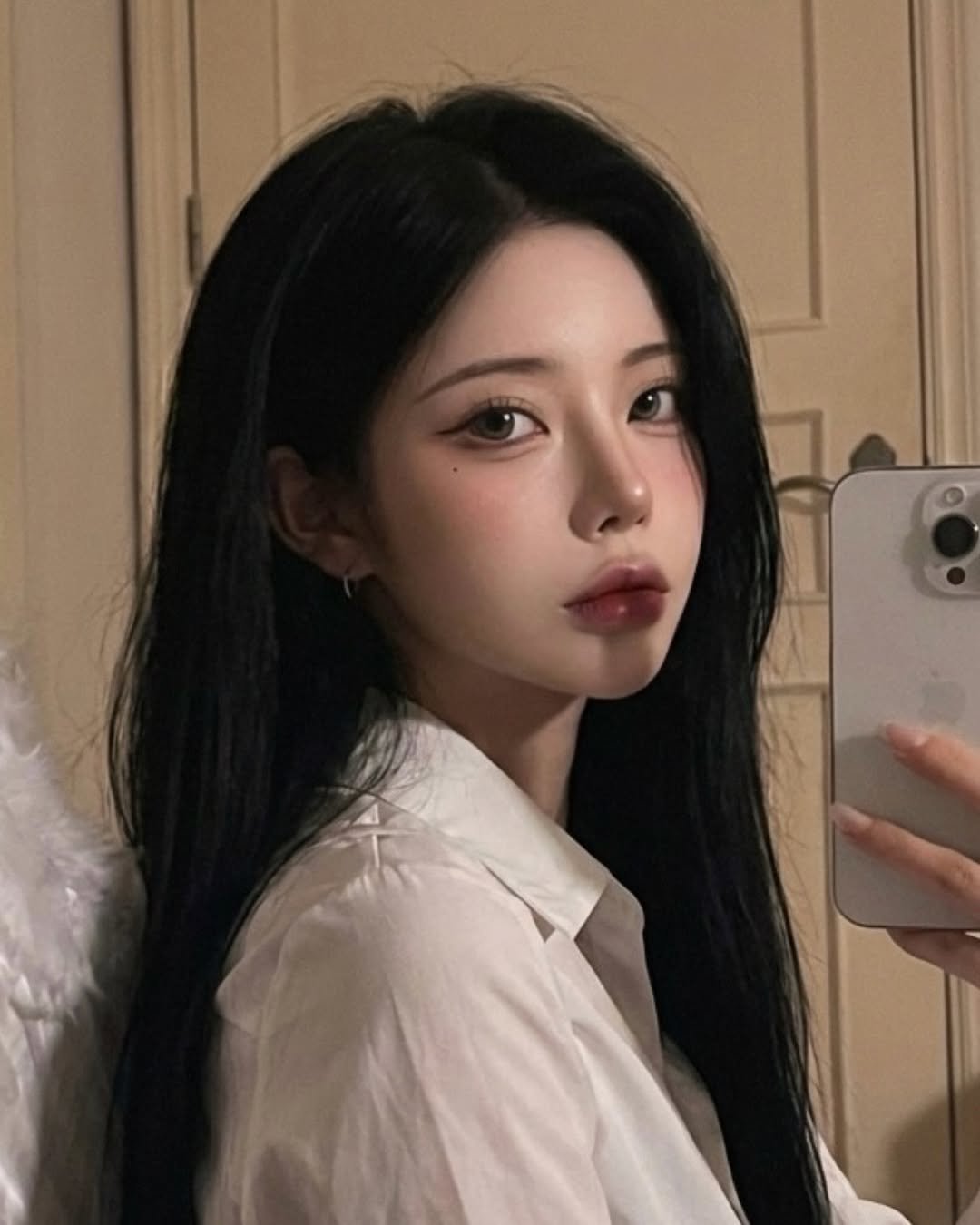 Photo by 유빈 on January 30, 2026. May be an image of one or more people, hair and text.