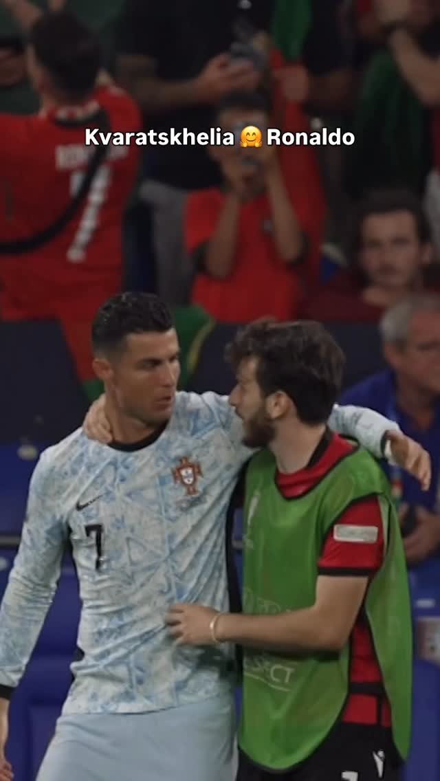 uefaeuro 게시물 이미지: An incredible respect moment 🤝
