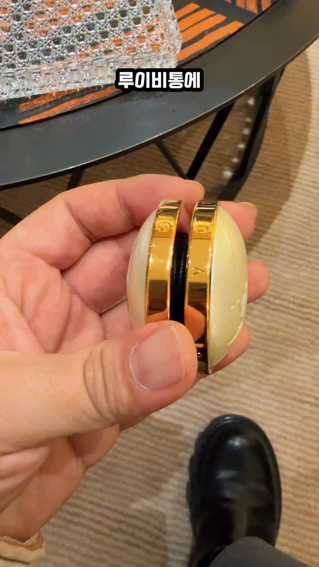 uhbee_rurucheche 게시물 이미지: 루이비통에서 요요가 출시했다고 해서 바로 매장에 달려가봤습니다
#루이비통 #어비...
