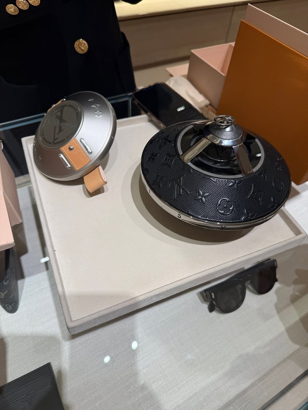 Photo by 어비 on December 14, 2025. May be an image of wrist watch, briefcase, kitchenware and text.