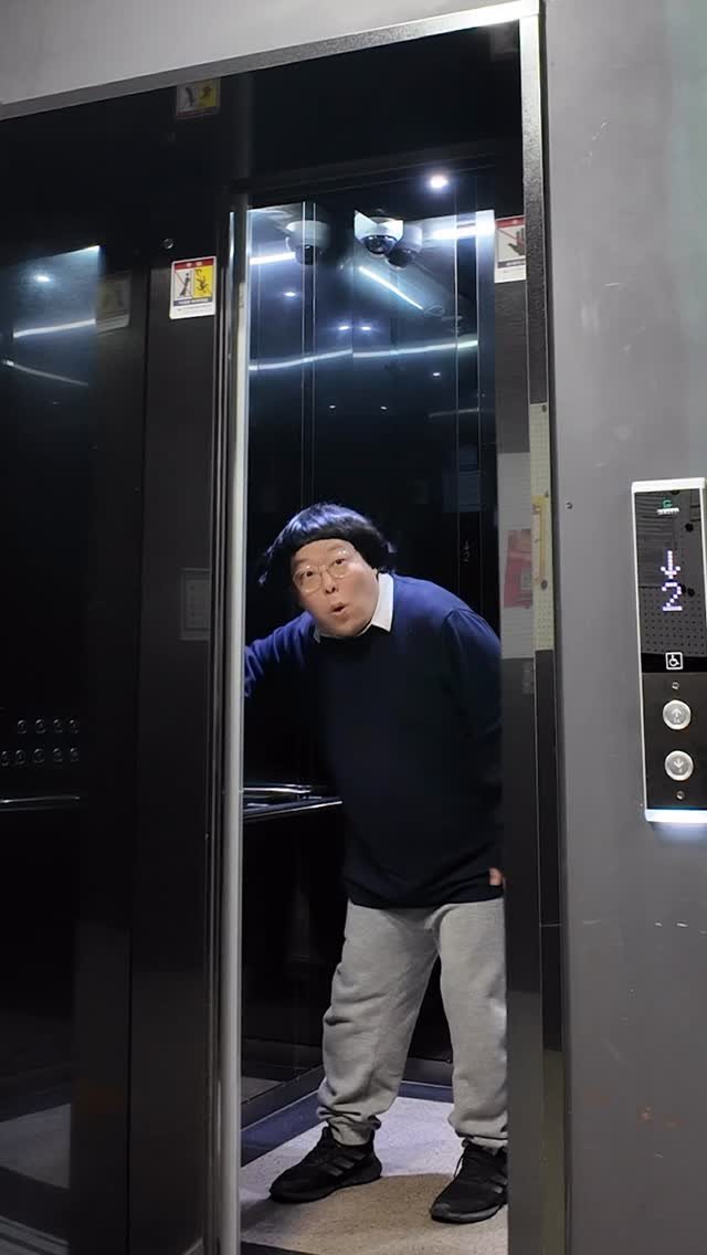 uhbee_rurucheche 게시물 이미지: 🙀