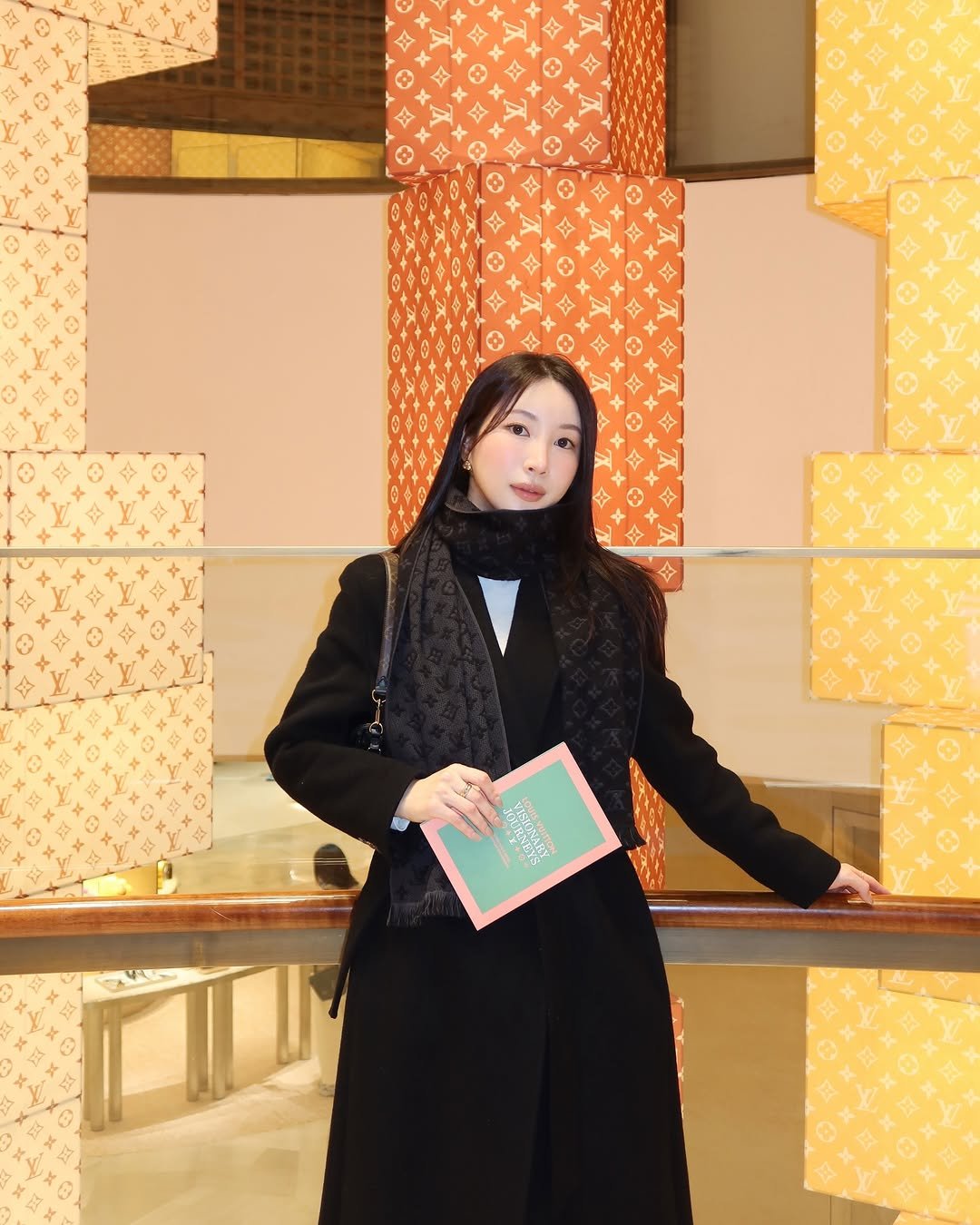 uhwa_beauty 게시물 이미지: 촌스럽게 뤼비통 풀착장하고 전시보러 가는사람 나야나^^ㅋ 간만에 문화생활하고...