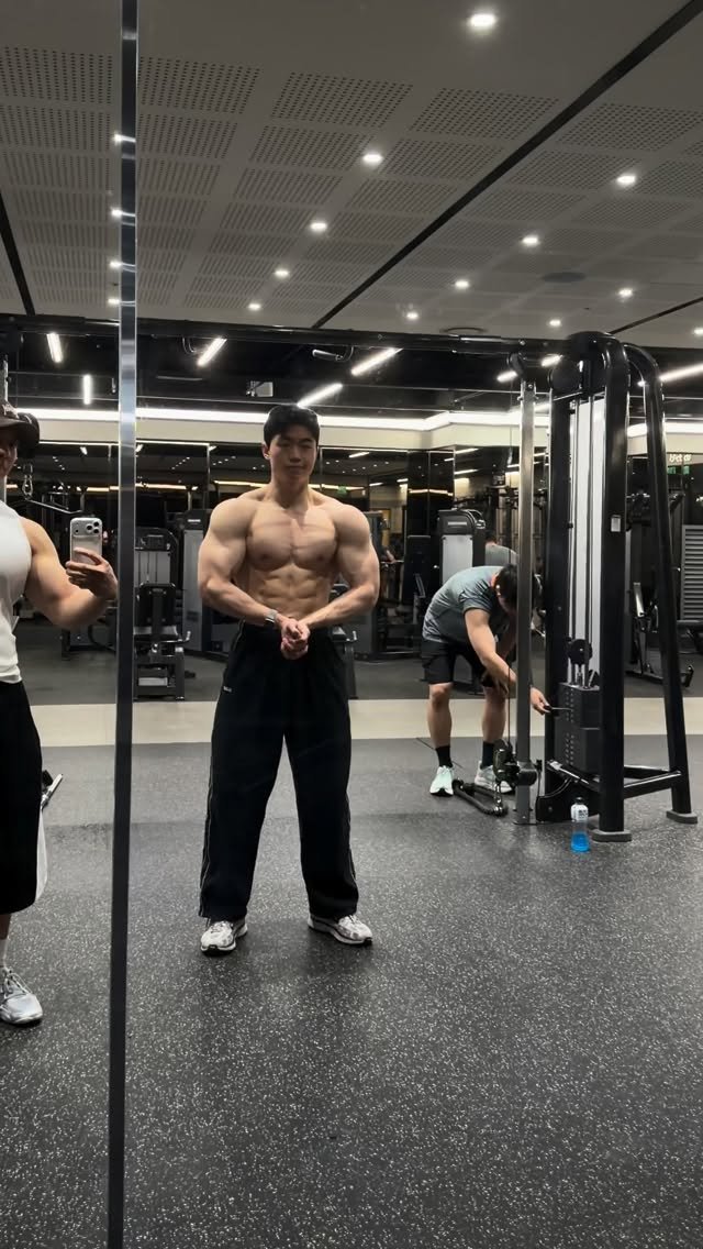 uijin00 게시물 이미지: 드디어 시즌모드 ON ⚔️🔥🔥

간만에 초싸이언 연예인 피터랑 홍대에서...