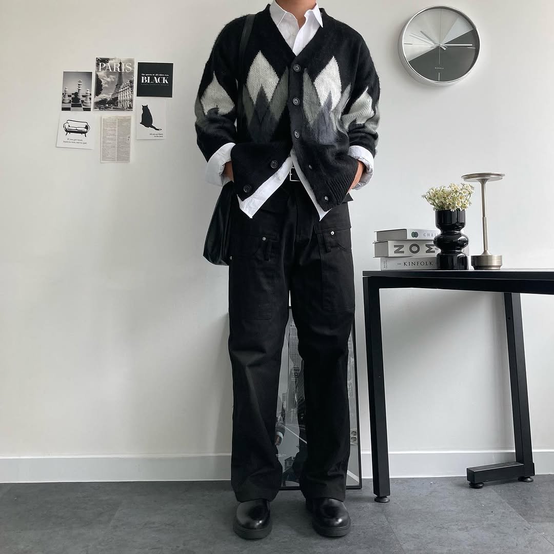 Photo by 얼티메이트 ㅣ 남자 쇼핑몰 on December 04, 2024.