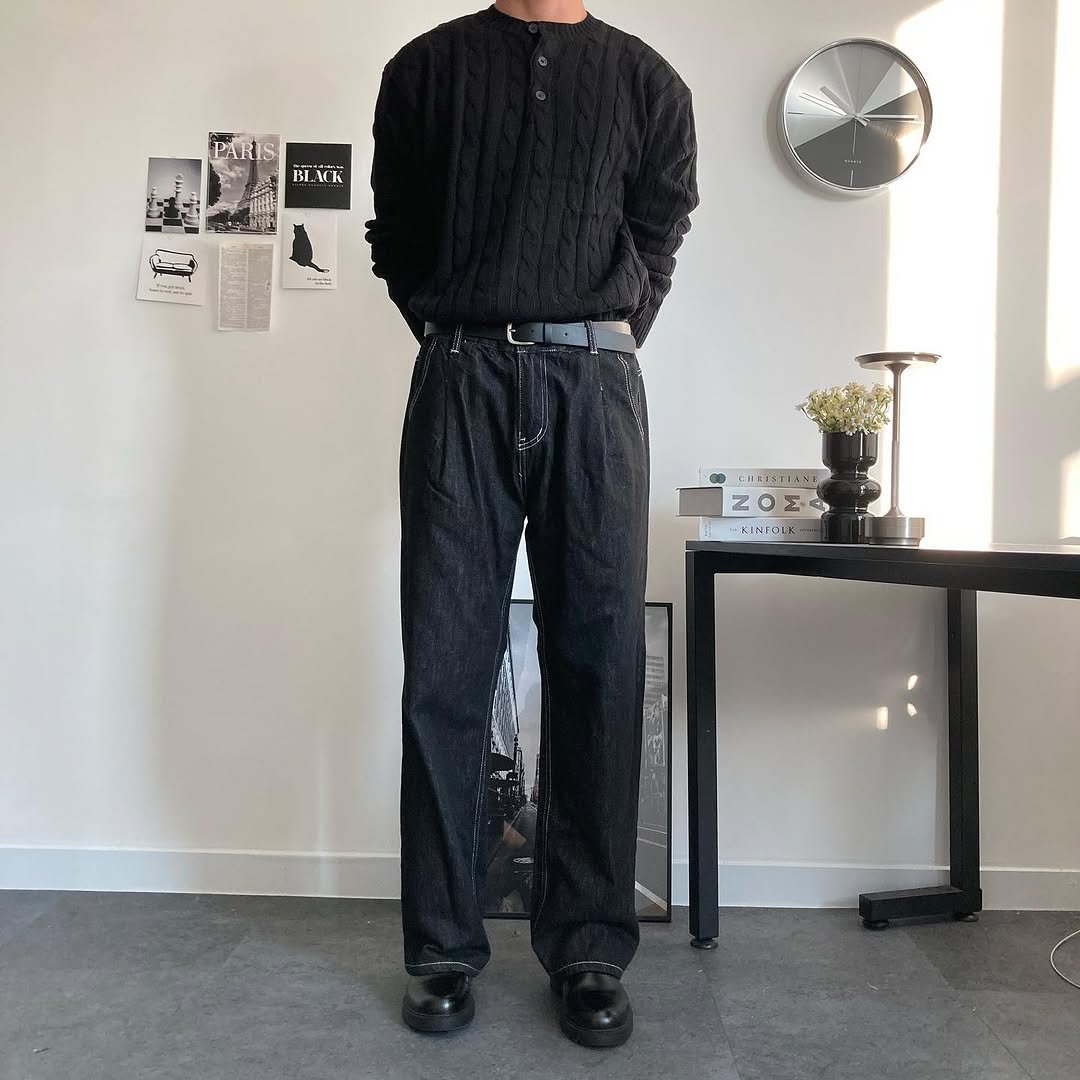 Photo by 얼티메이트 ㅣ 남자 쇼핑몰 on December 10, 2024.