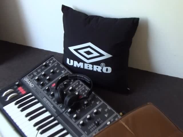 umbrokorea 게시물 이미지: 𝐒𝐎𝐔𝐍𝐃 𝐈𝐍 𝐌𝐎𝐓𝐈𝐎𝐍
시간이 지나도 마음에 남는 음악처럼,
음악이 스며든...
