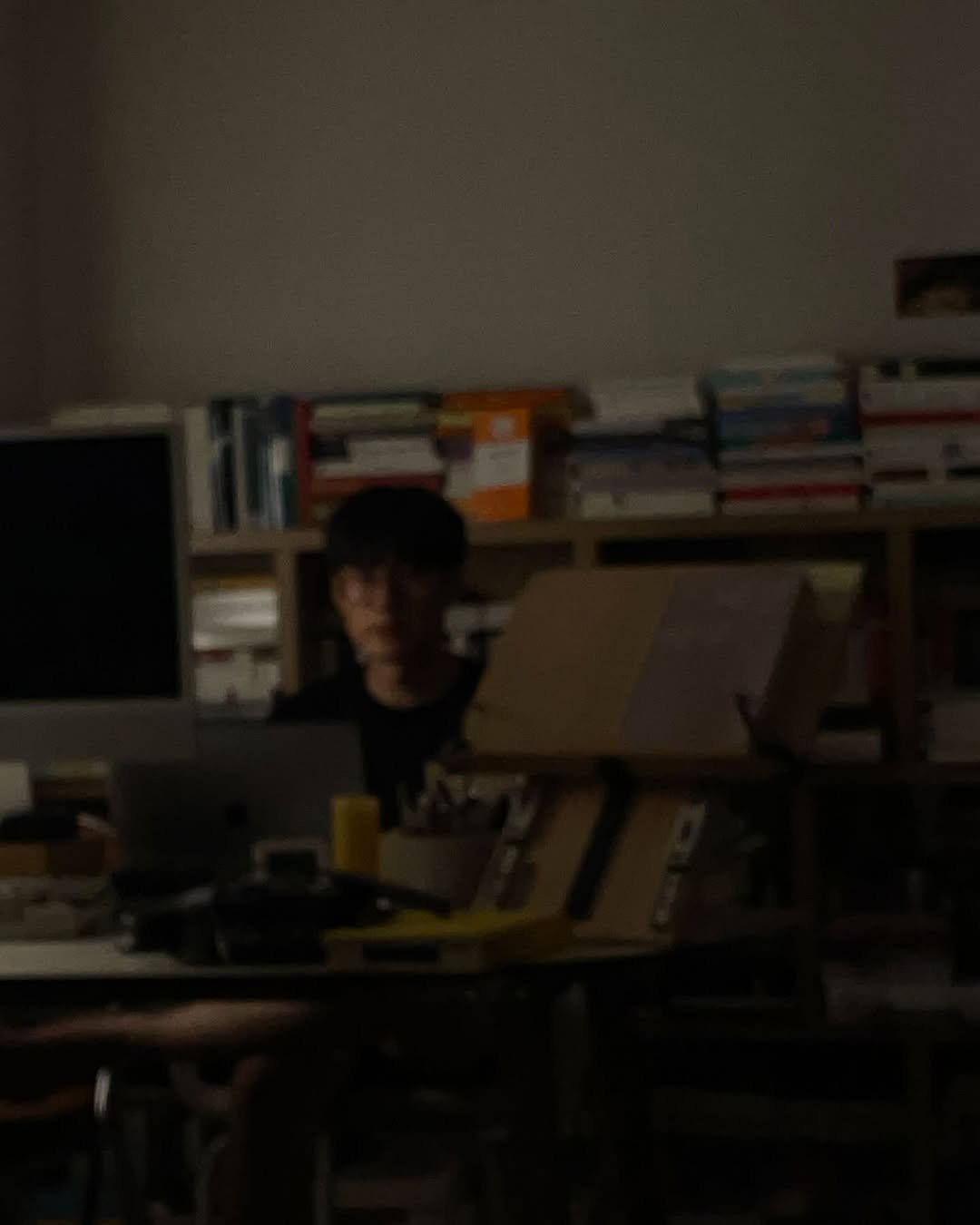 Photo by 리히트 책방 on May 29, 2025. May be an image of studying.