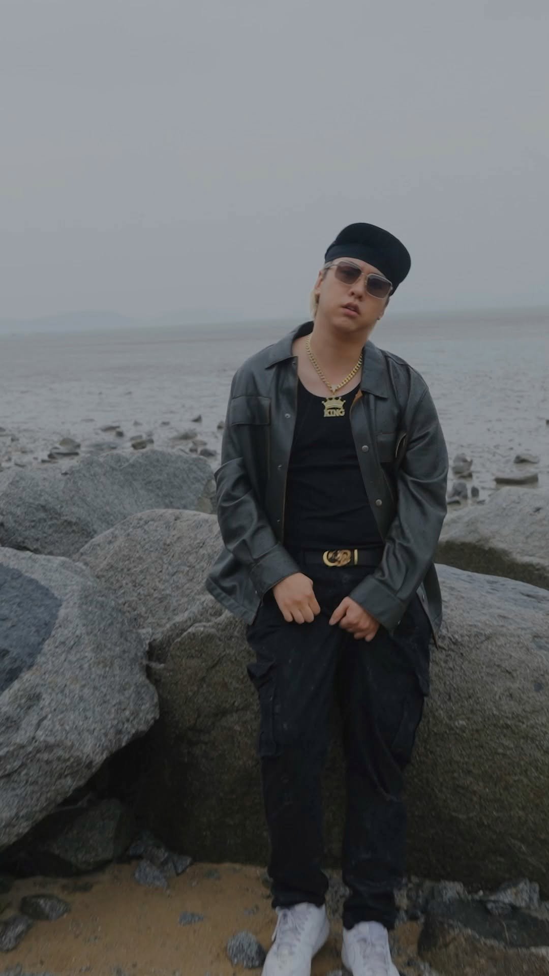 un_expected_film 게시물 이미지: what's love -verse2 #감성랩#90년대생#2010년#그시절#감성힙합