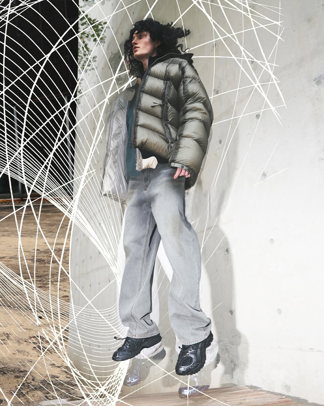 Photo shared by UNAFFECTED® on November 04, 2025 tagging @asics_sportstyle_kr, and @asicskr. May be an image of goosedown coat, overcoat and duffle coat.