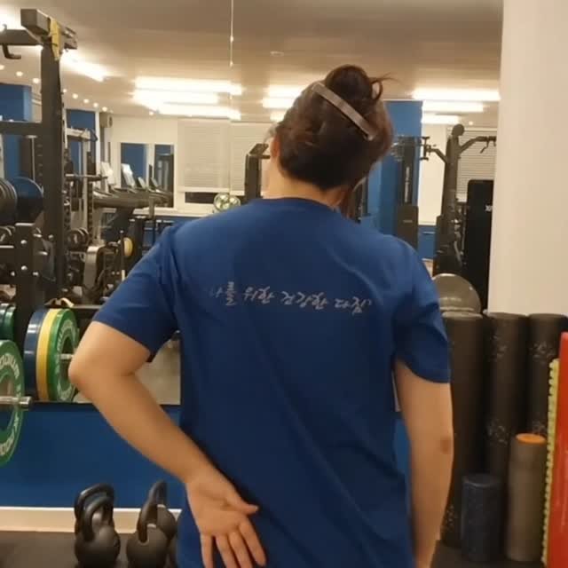 undong_coach 게시물 이미지: 어깨 아프면 무조건 오십견이 아닙니다.

오십견은 유착성관절낭염이라하며, 관절이...