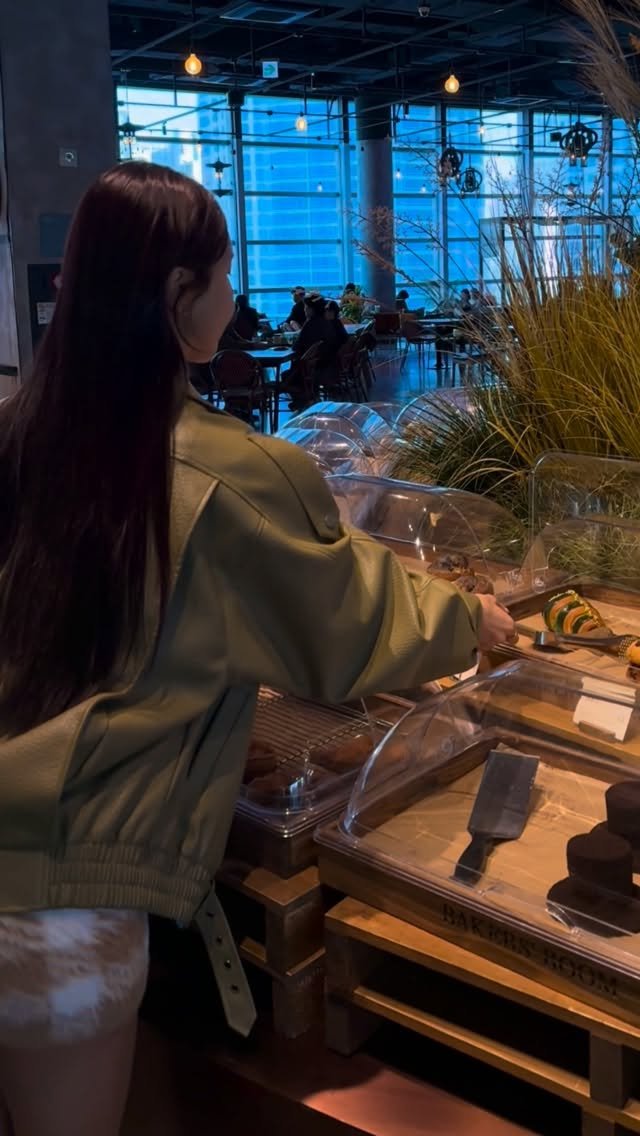 uneed___y 게시물 이미지: .
나 마흔쨜 😜
빵 고르는데 왜이로케 신나하는지 아는 사람🥨🥐🤭💚💚💚💚