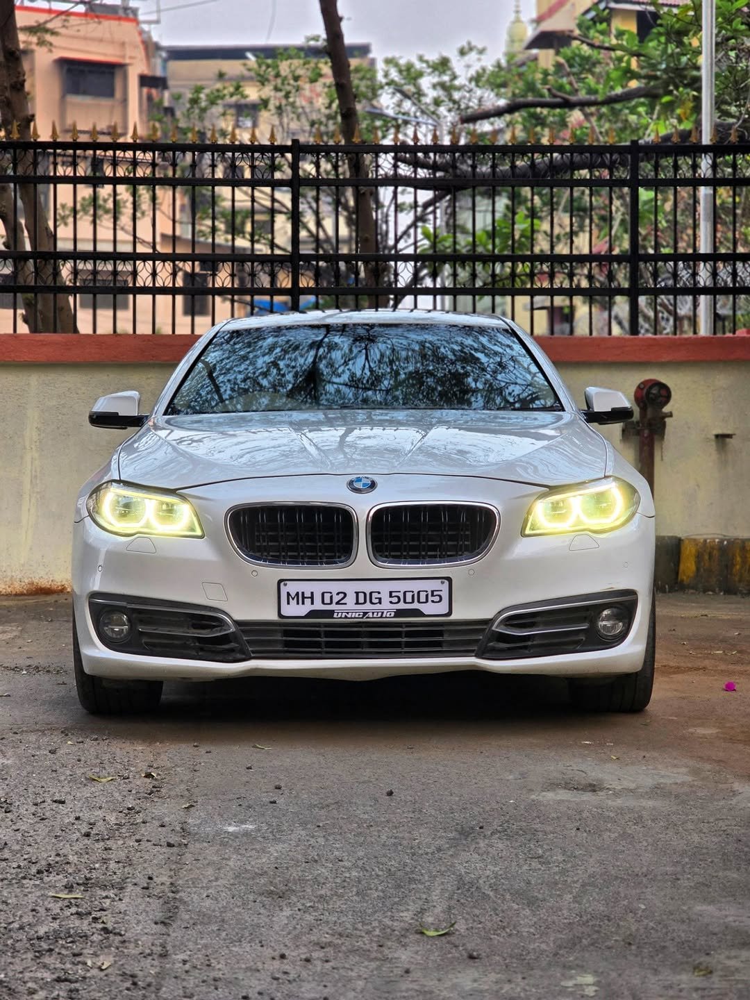 Photo by unicauto on December 07, 2025. May be an image of wheel, sedan and text.